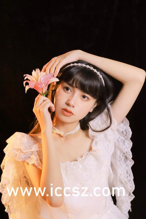 网曝吃瓜泄密黑料,揭秘网络吃瓜泄密背后的黑料风波